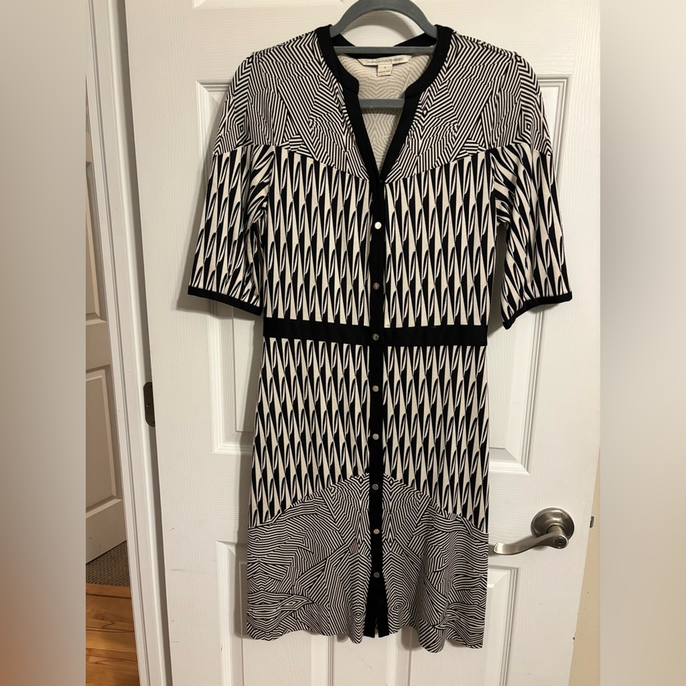 DVF STYLISH DRESS SZ 8